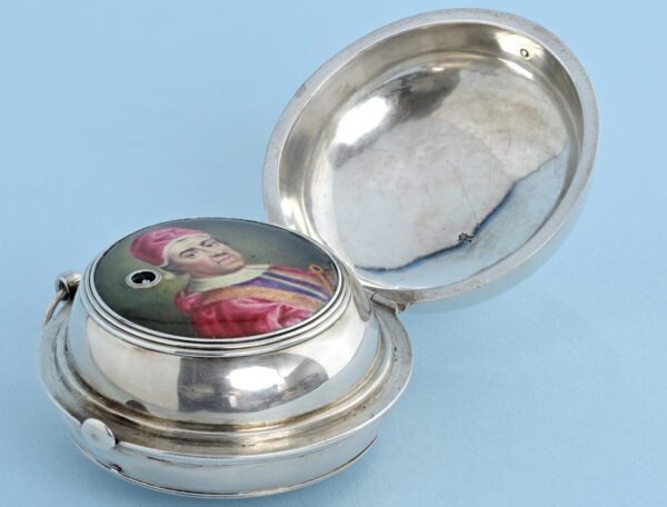 Rare Visible Mock Pendulum with Concealed Portrait - Image 7